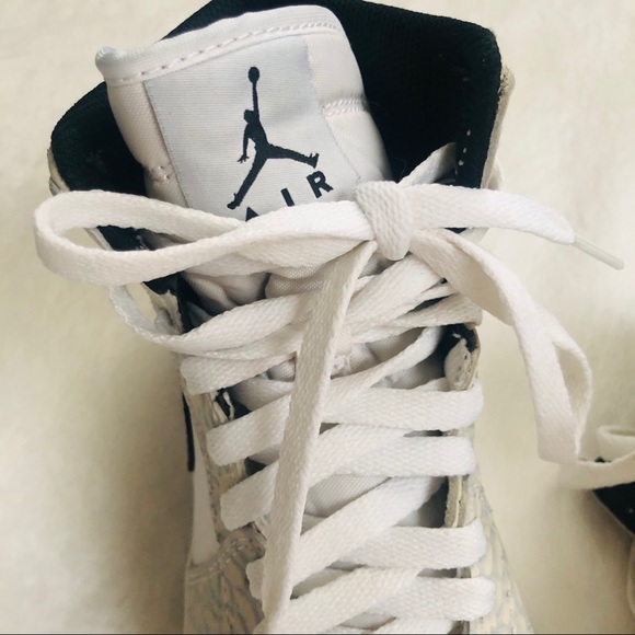 Nike AIR JORDAN 1 RETRO HI PREM BG Kid - Picture 3 of 13